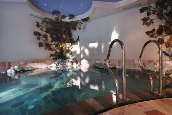 Pool Hotel