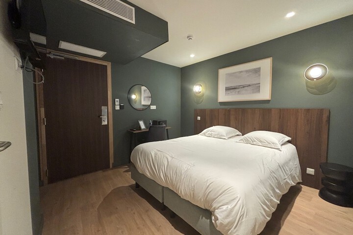 Room 30 of 51