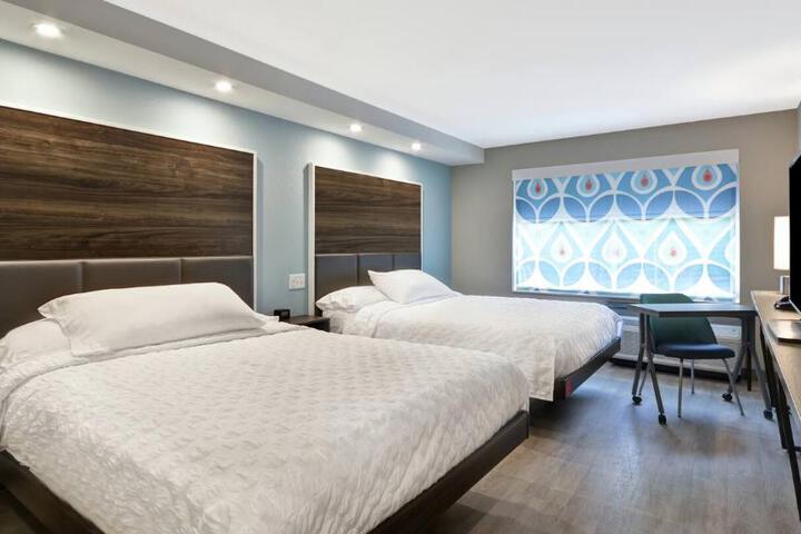 2 Queen Beds (4 of 14)