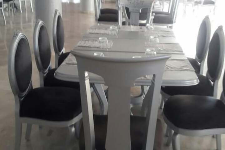 Dining 19 of 20
