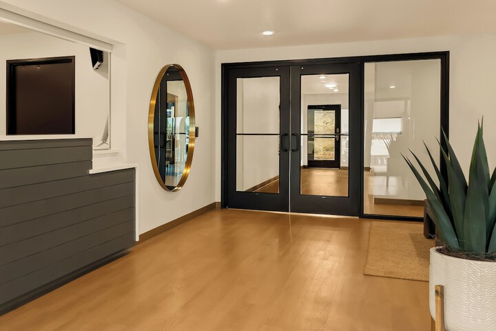 Hotel Interior 4 of 35