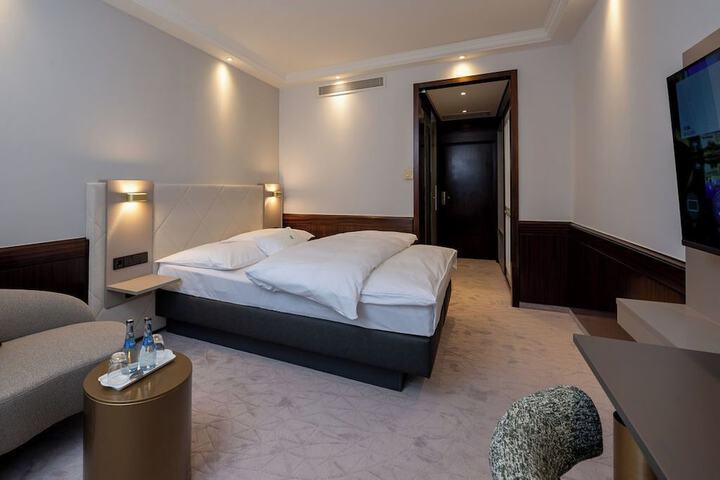 Room 16 of 58