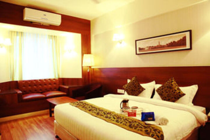 OYO Premium Chinchwad