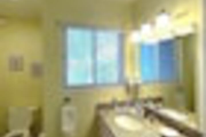 Room 845 of 984