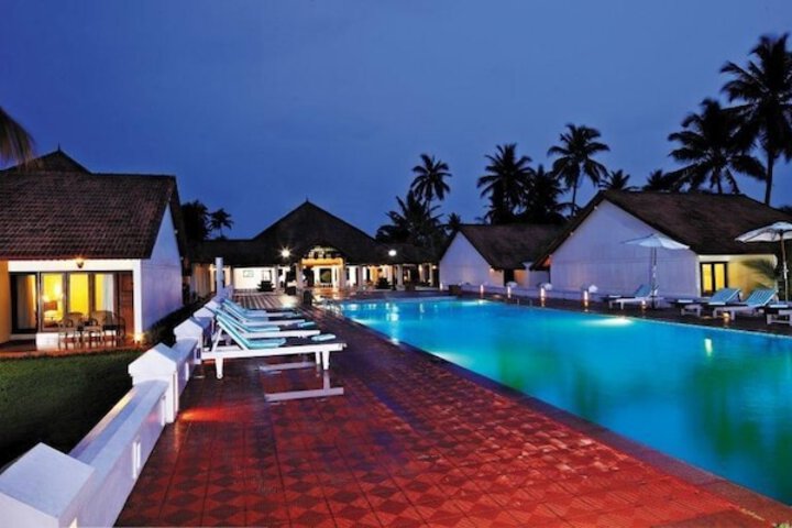 Hotel Pool