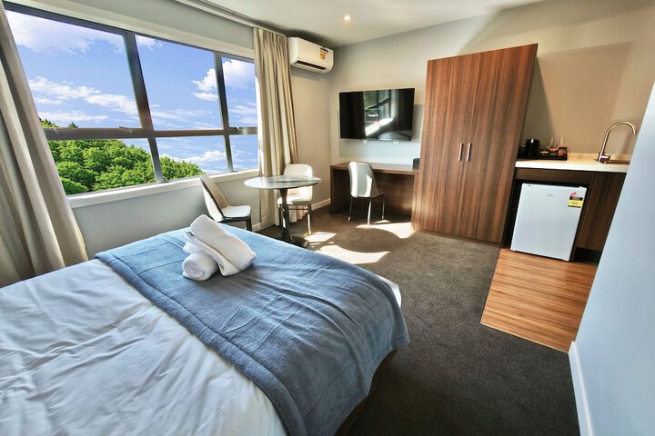 Room 9 of 31