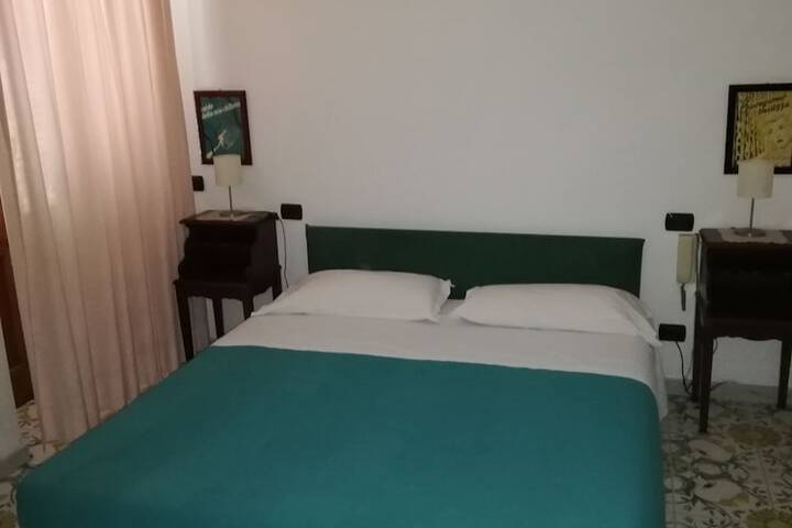 Room 19 of 48