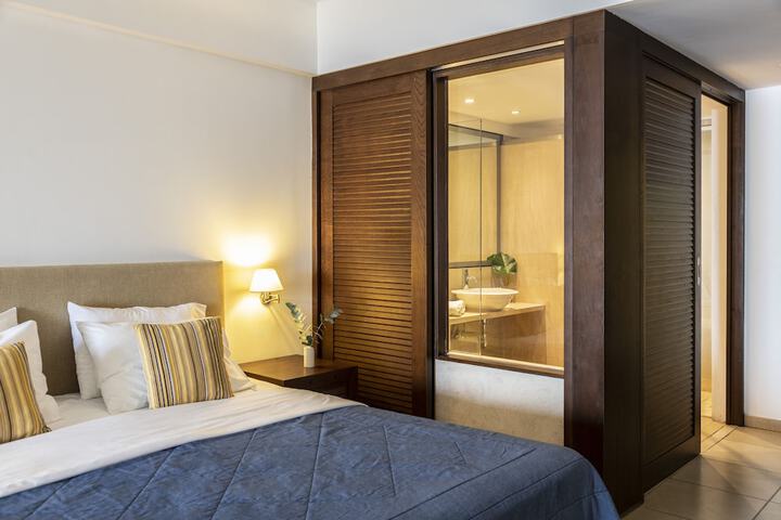 Room 15 of 74