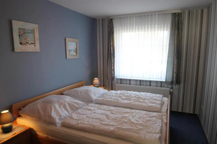 Room 4 of 11