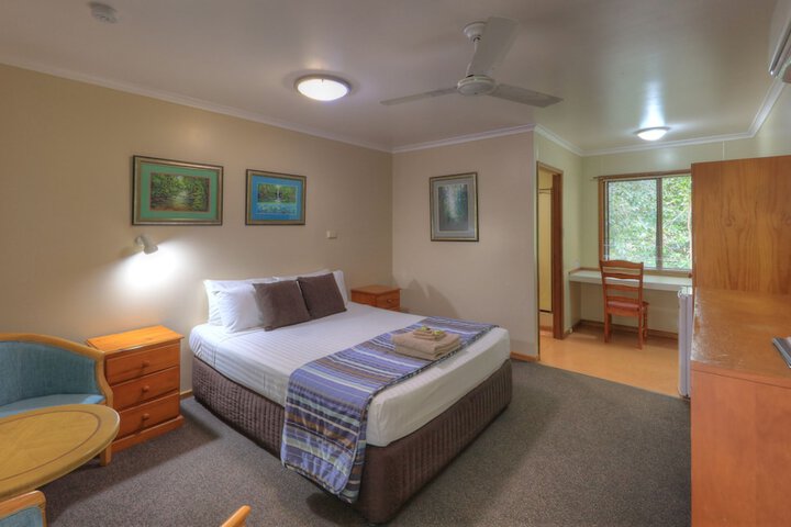 Room 6 of 31