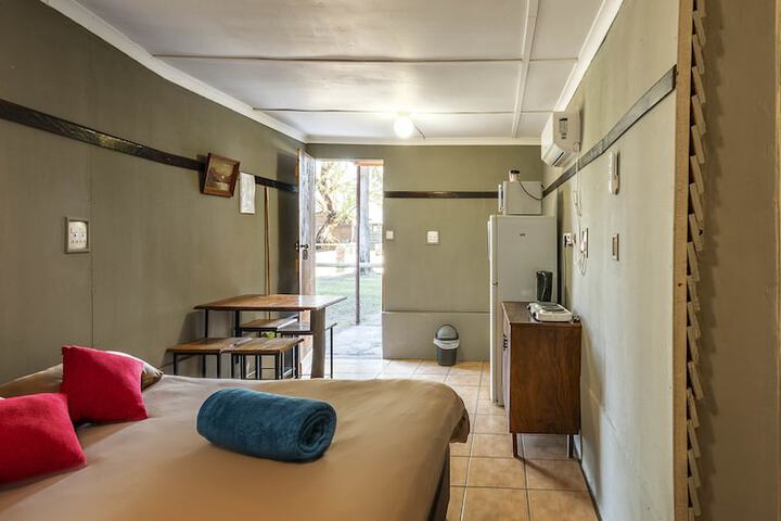 Room 2 of 35