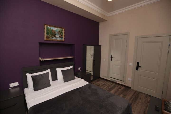 Room 17 of 65
