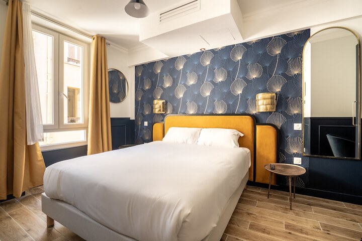 Room 15 of 37
