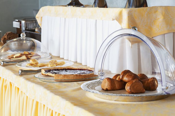 Breakfast/Coffee Service 25 of 41