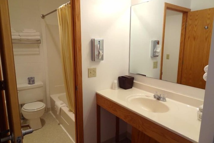 Room 17 of 23