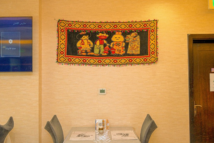 Dining 31 of 32
