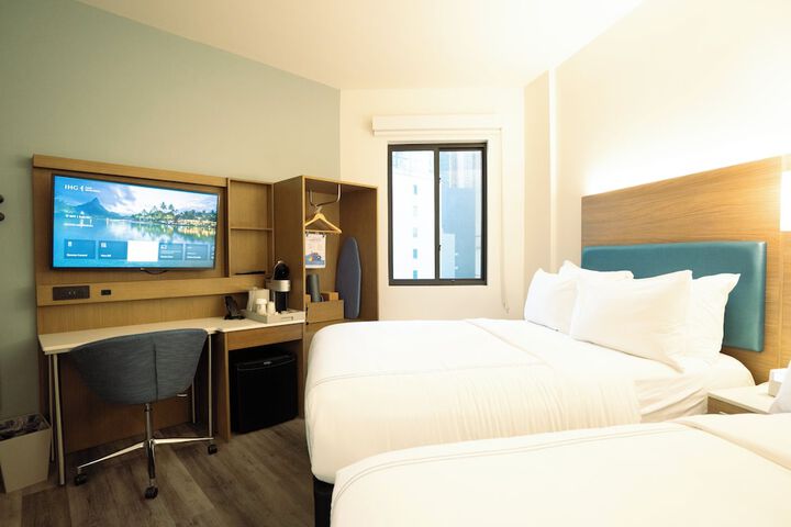 Room 30 of 68