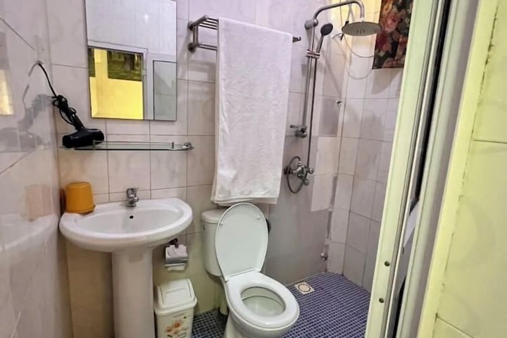 Room 18 of 33