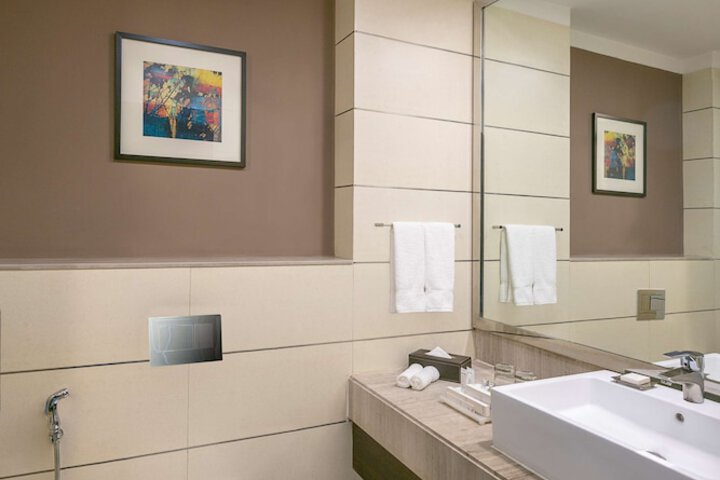Room 32 of 140