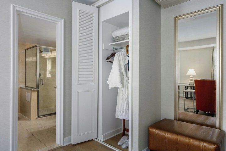Room 36 of 80