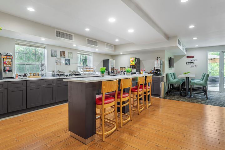 Breakfast area