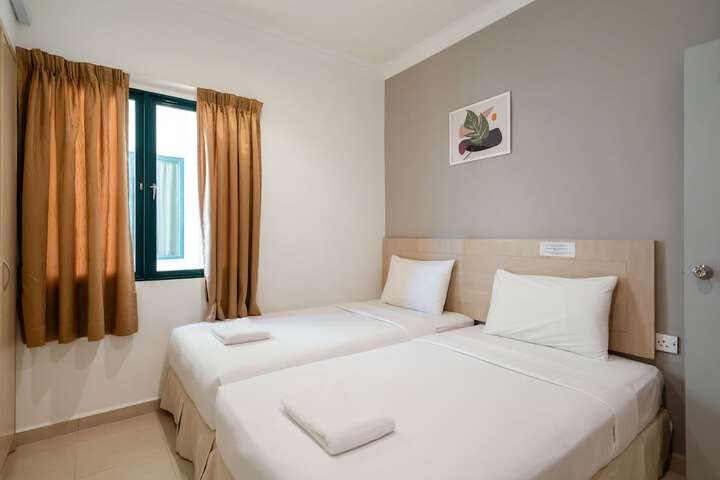 Room 17 of 74