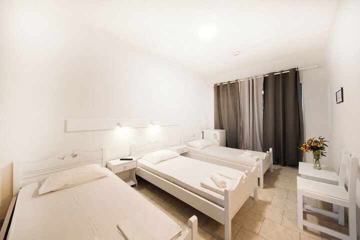 Room 6 of 44