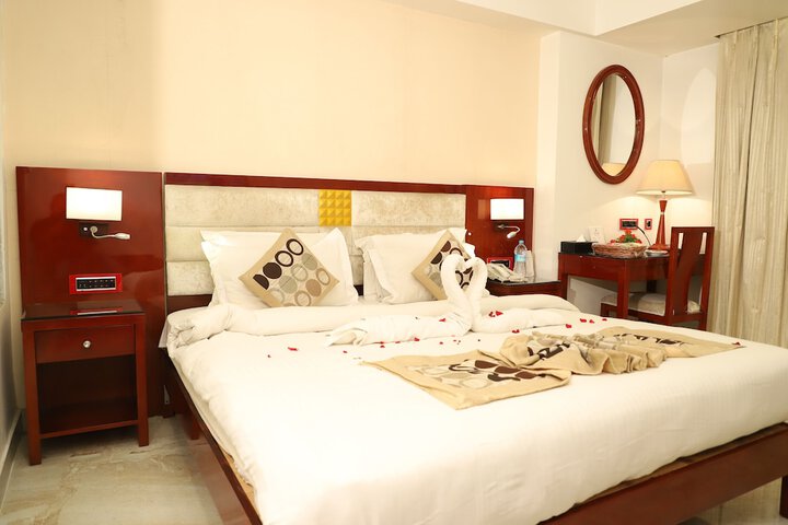 Room 3 of 39