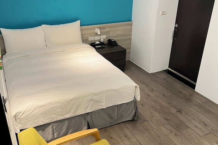 Room 15 of 94
