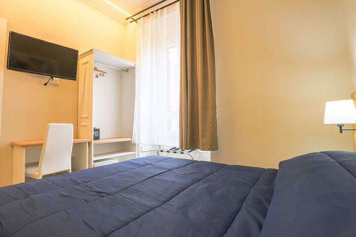 Room 14 of 33
