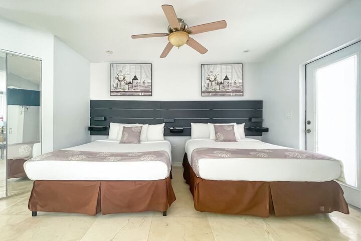 Studio Queen Size Bed (35 of 86)