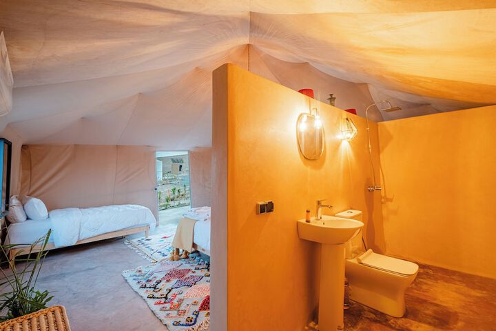 Room 16 of 33