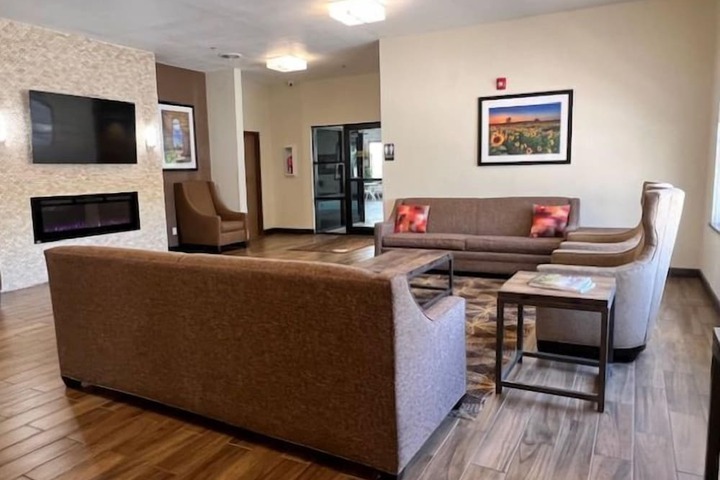 Entrance & Lobby