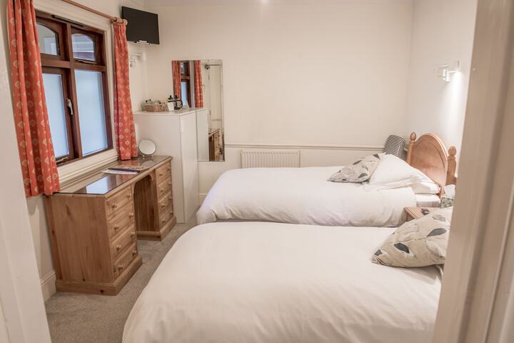 Room 8 of 36