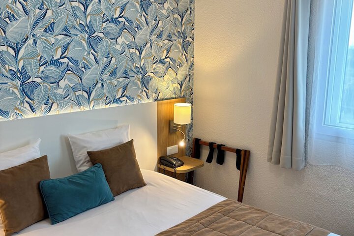 Room 6 of 64