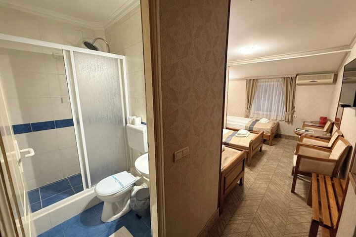 Room 38 of 83
