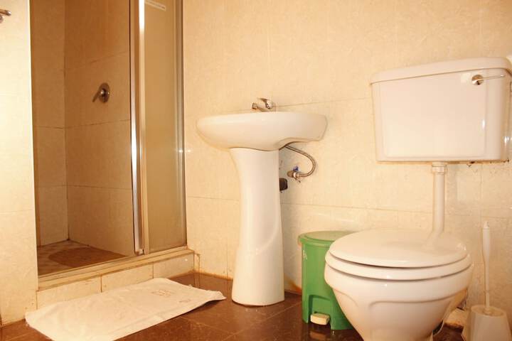 Room 14 of 21