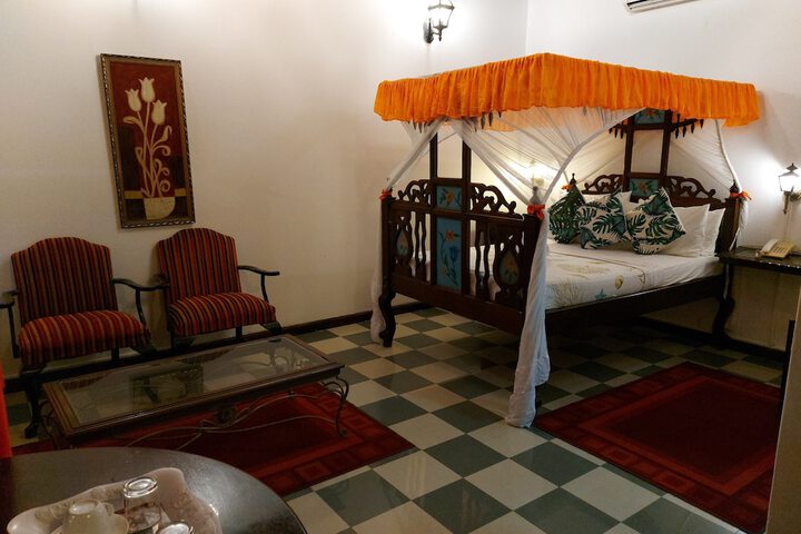 Room 13 of 43