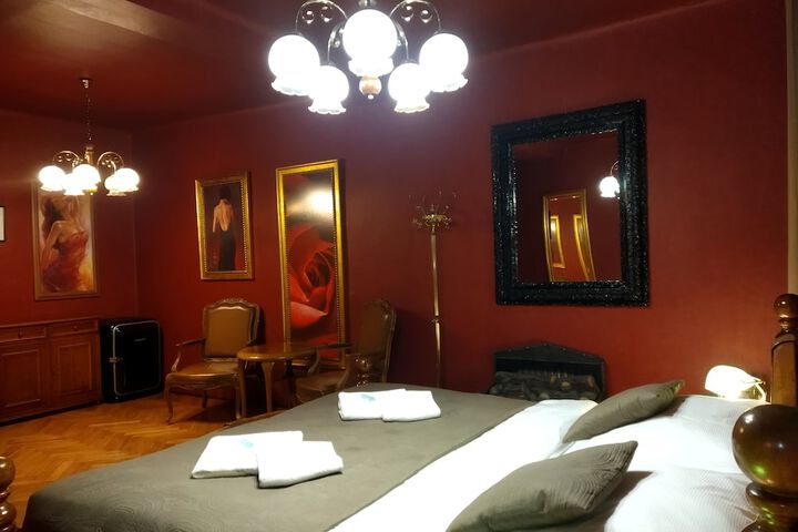 Room 27 of 99