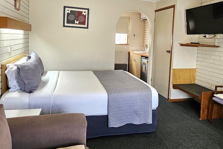 Room 8 of 37