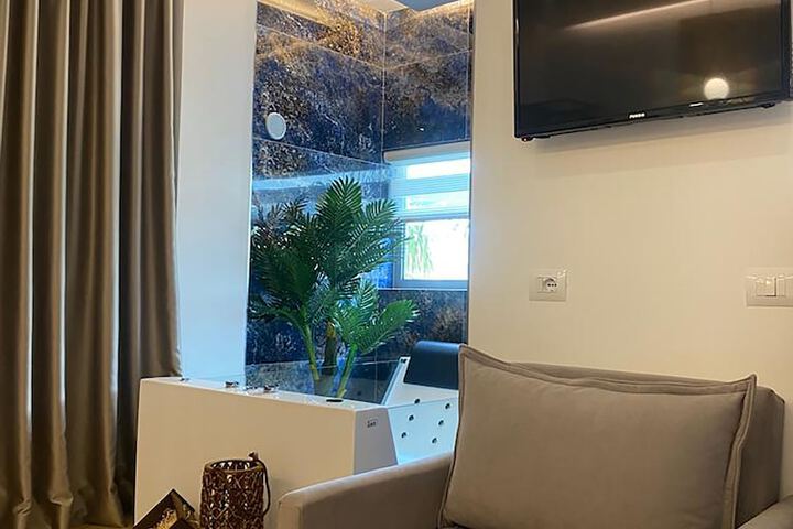 Room 55 of 103