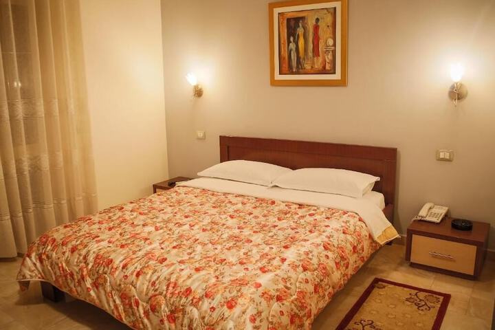 Room 7 of 19