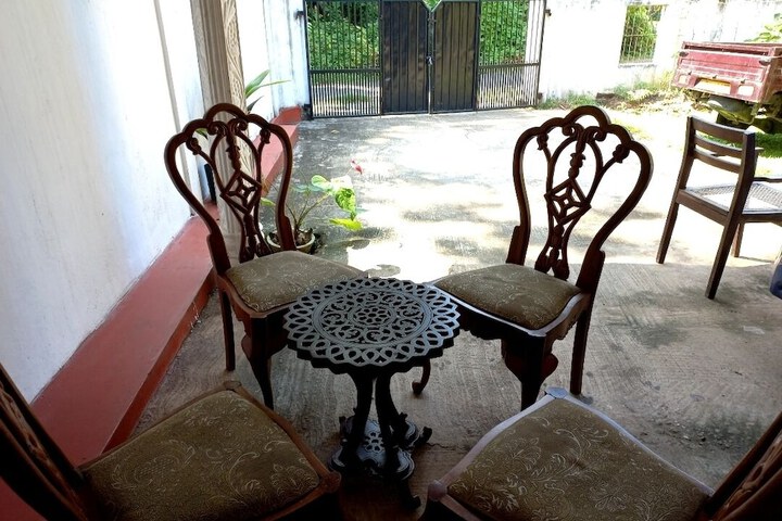 Room 13 of 22