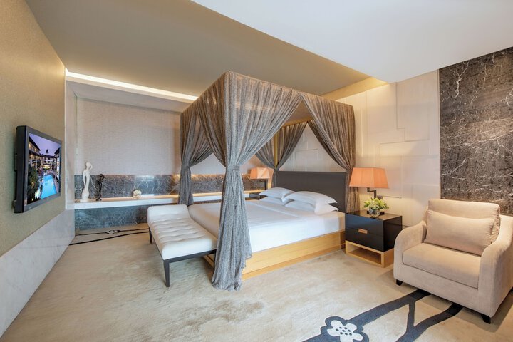 Room 40 of 129