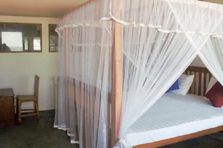 Room 2 of 12