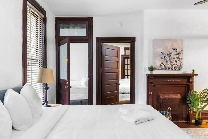 Room 6 of 38