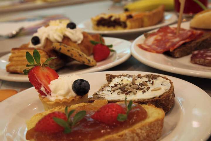 Breakfast/Coffee Service 45 of 70