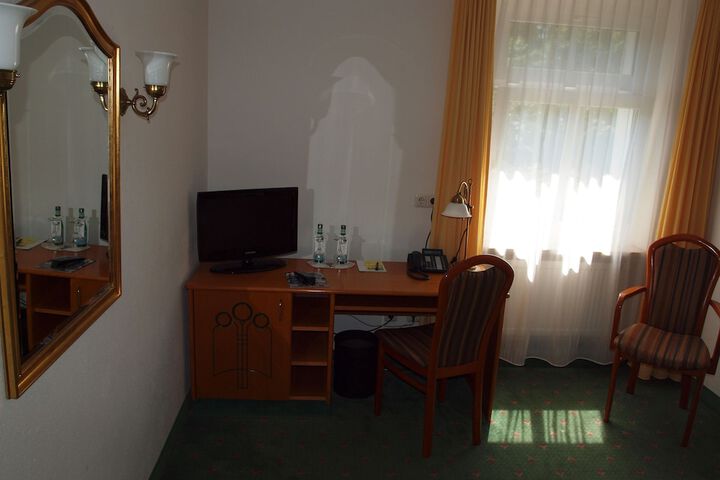 Room 9 of 47
