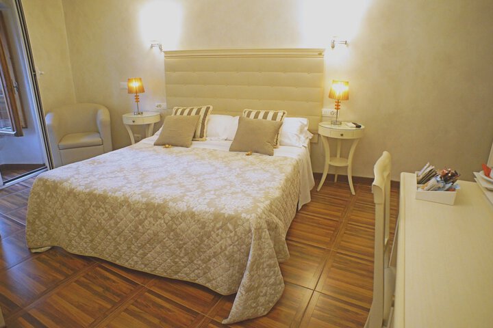 Room 16 of 25