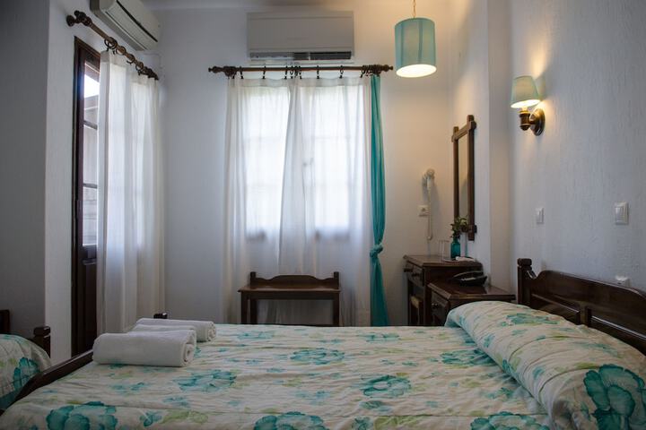 Room 3 of 47